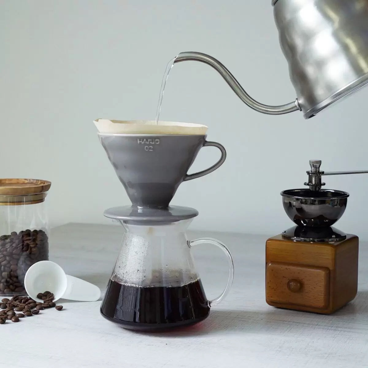 日本預訂|全港免運|HARIO - V60 02經典陶瓷濾杯 手沖咖啡壺組套裝 (1-4杯) 彩色濾杯【下單後約2-3星期內寄出】
