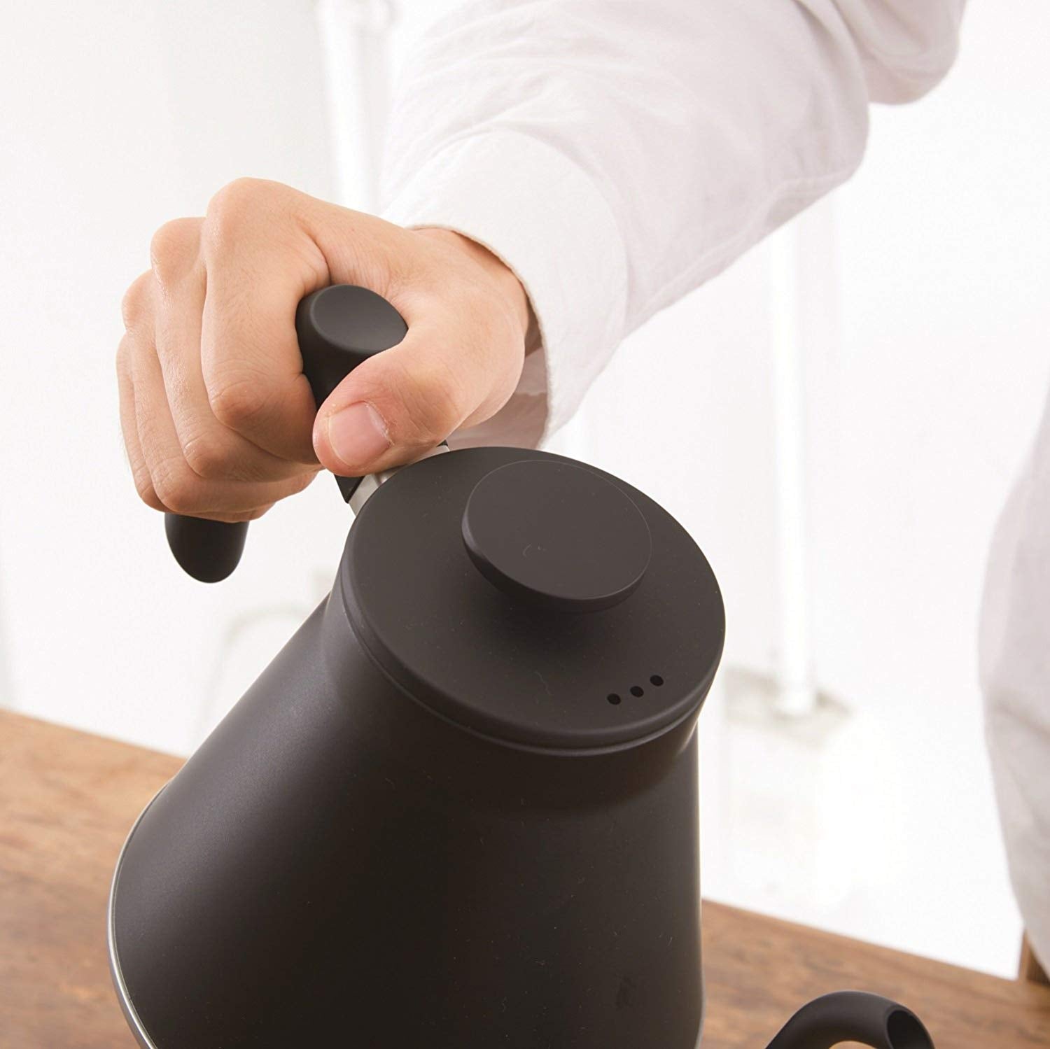 (預訂|全港免運) HARIO 日本製 FIT版 V60不銹鋼細口咖啡手沖壺 Drip Kettle (800ml) VKF-120【約10-15個工作日內寄出】 - Premium Mall HK