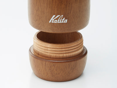 (預訂|全港免運) Kalita 酒桶原木設計 手搖/手動磨咖啡豆機 Coffee Mill KH-9【約10-15個工作日內寄出】 - Premium Mall HK