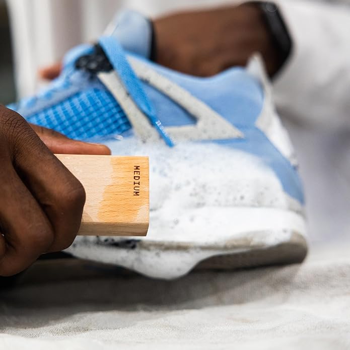 香港現貨｜全港免運｜Reshoevn8r - R8 Refresh Kit 洗鞋套裝 鞋類波鞋清潔套裝 (8oz清潔劑+刷) 適用於運動鞋、網布、帆布、絨面革、針織、皮革的清潔套裝