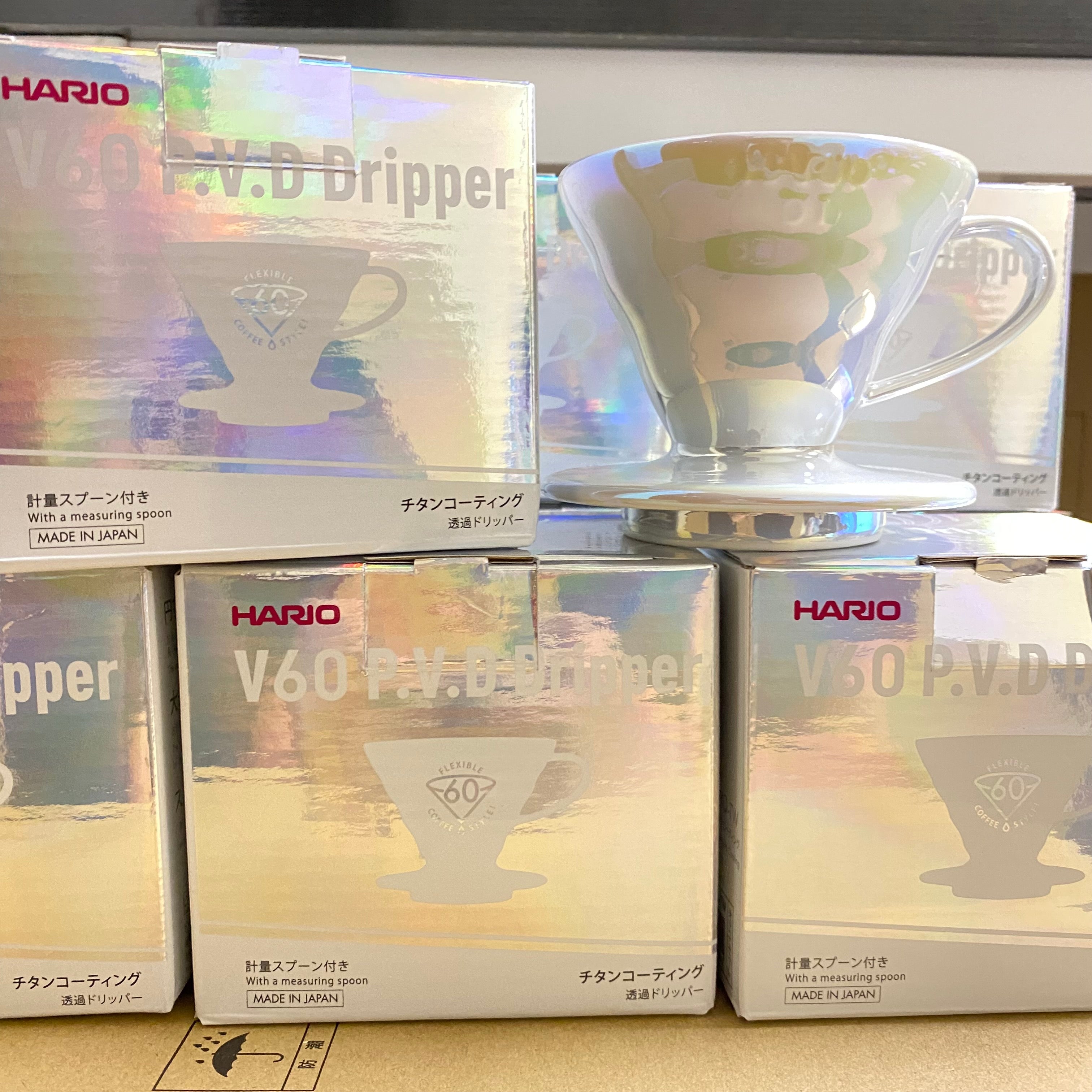 現貨｜全港免運｜HARIO - 01濾杯 V60鈦白珠光 陶瓷手沖咖啡濾杯 P.V.D Dripper 1-2杯 (VDC-01-WO)【平行進口】