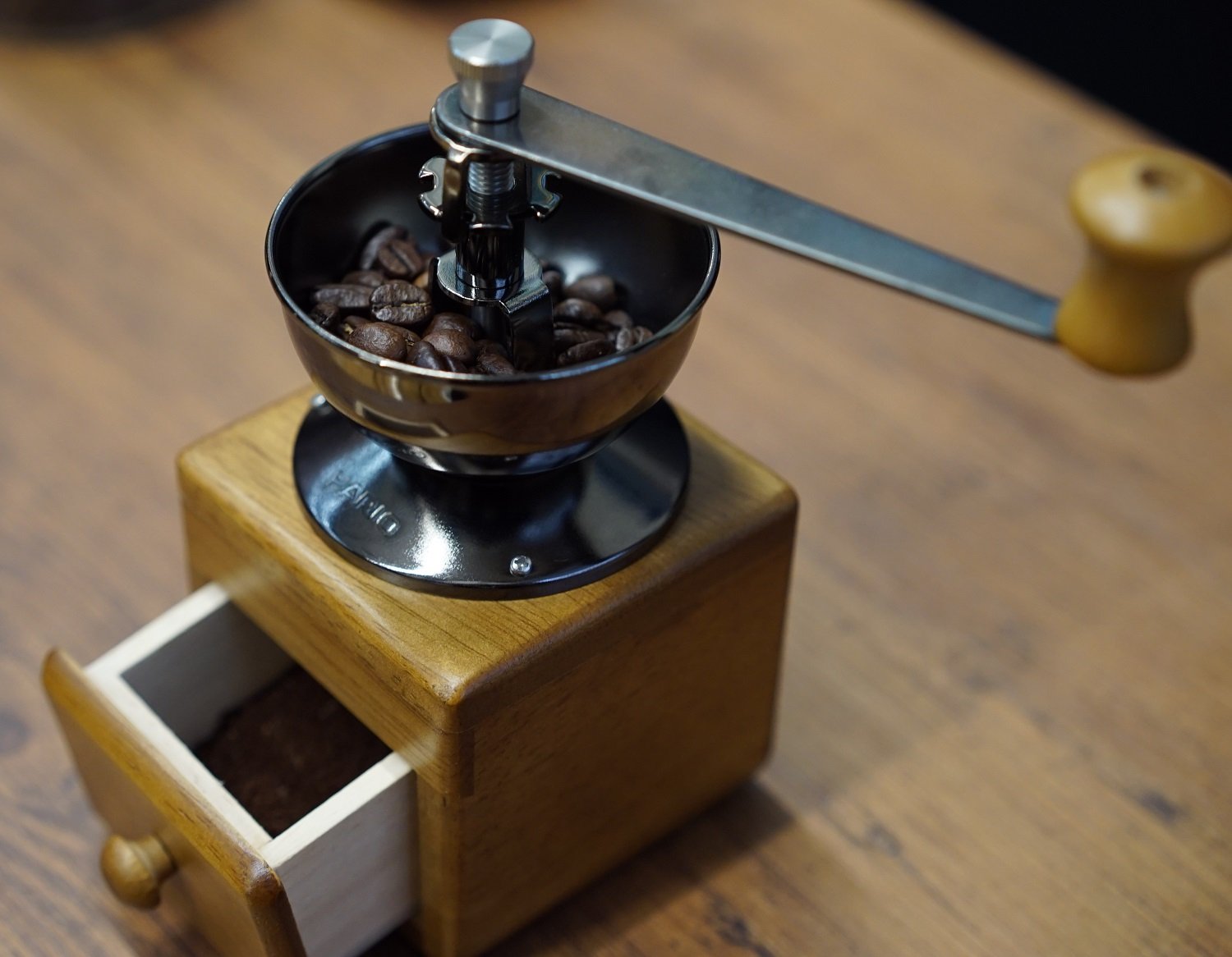 (預訂｜全港免運) HARIO 24g容量 細小 達人手搖/手動磨咖啡豆機 Coffee Mill MM-2【約10-15個工作日內寄出】 - Premium Mall HK