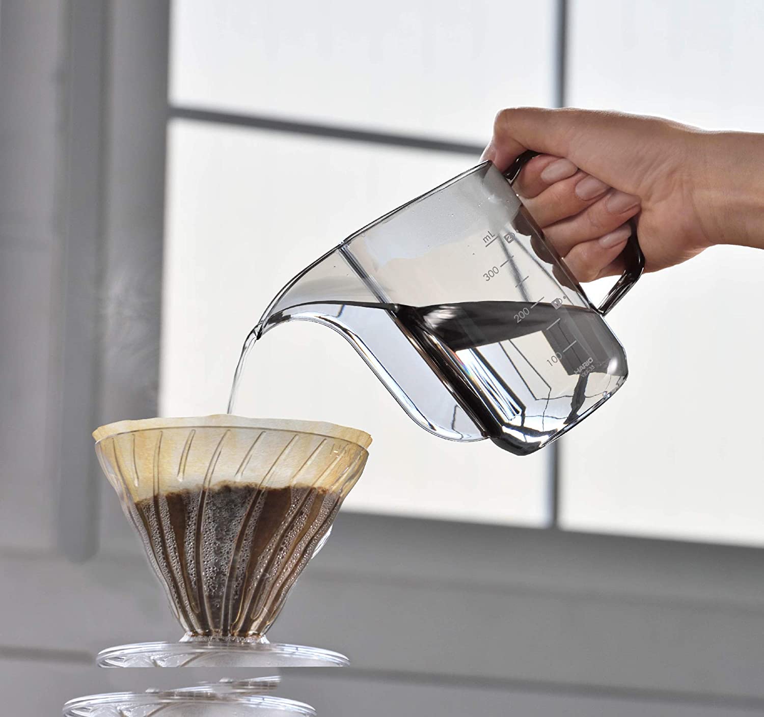 (預訂｜全港免運) HARIO 日本製 V60 鳥嘴輕巧透明手沖壺 Drip Kettle AIR (350ml) VKA-35-TB 【約10-15個工作日內寄出】 - Premium Mall HK